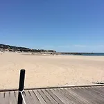 Appartement 2 Pieces Avec Terrasse 25M² Et Parking A 50M De La Plage - Fr-1-338-114