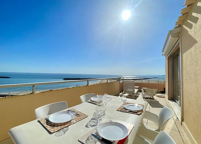 Appartement 2 Pieces Avec Terrasse 25M² Et Parking A 50M De La Plage - Fr-1-338-114