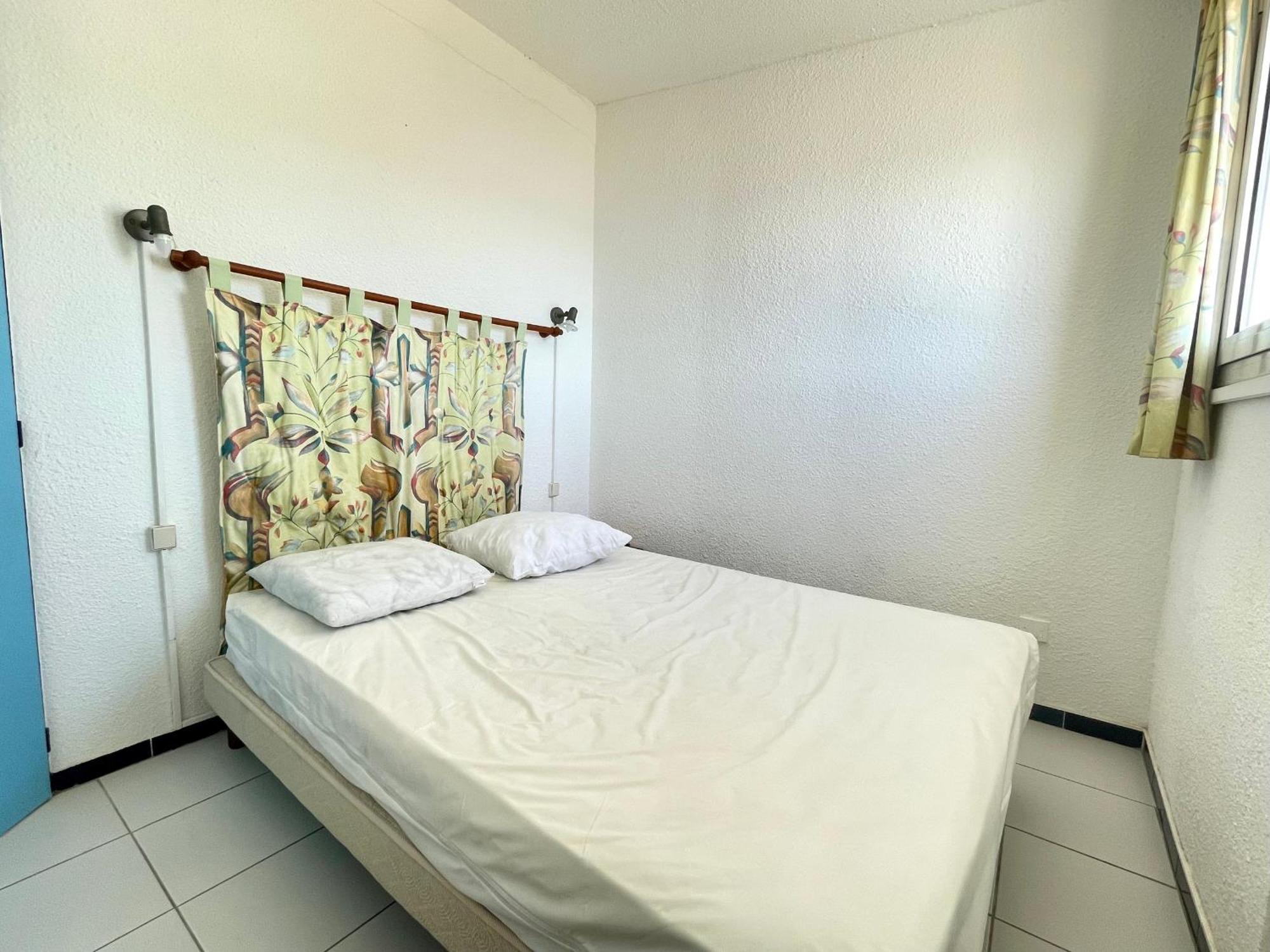 Apartment 2 Pieces Avec Terrasse 25m² Et Parking A 50m De La - Fr-1-338-114 *