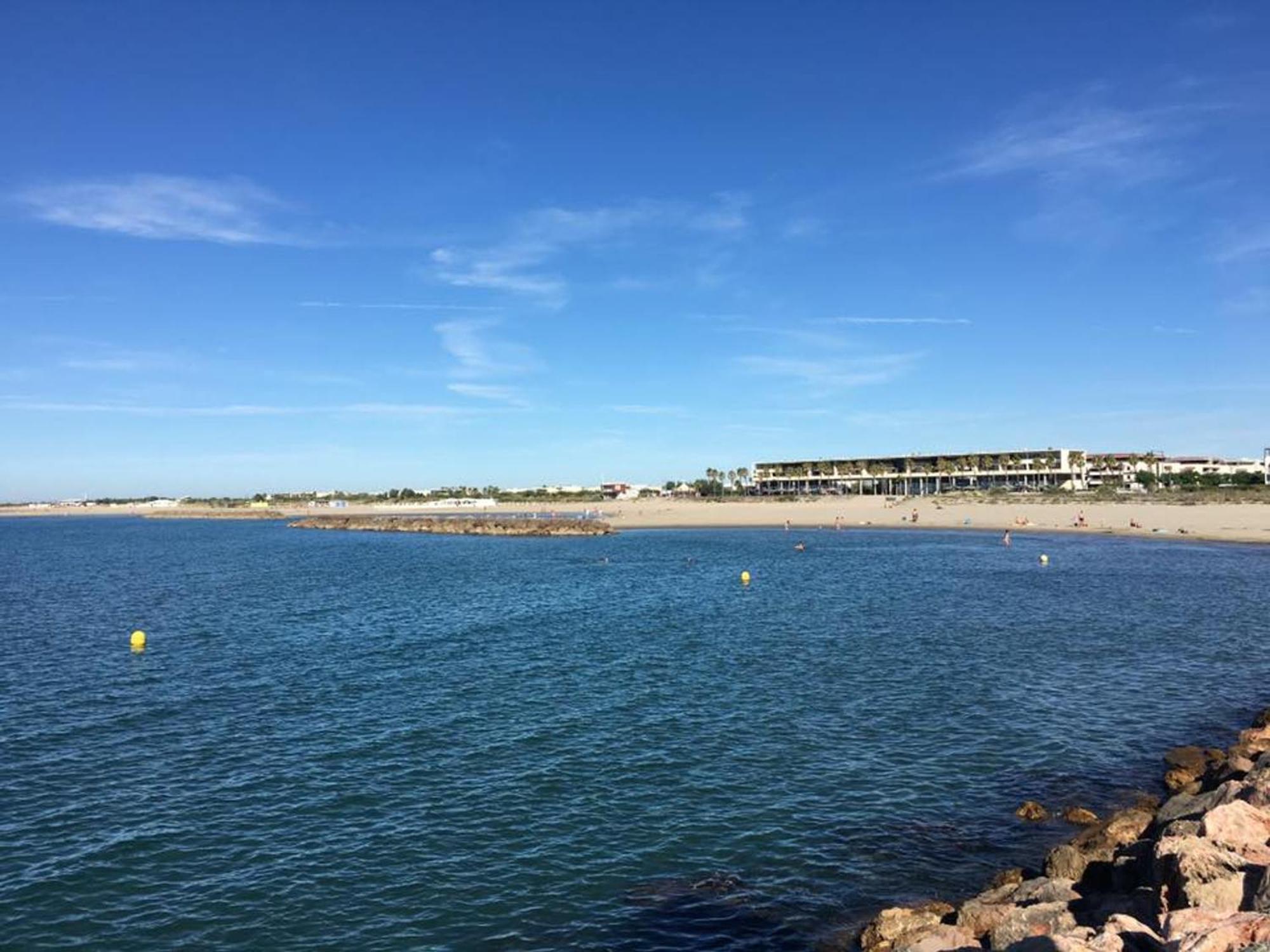 2 Pieces Avec Terrasse 25m² Et Parking A 50m De La - Fr-1-338-114 Sete