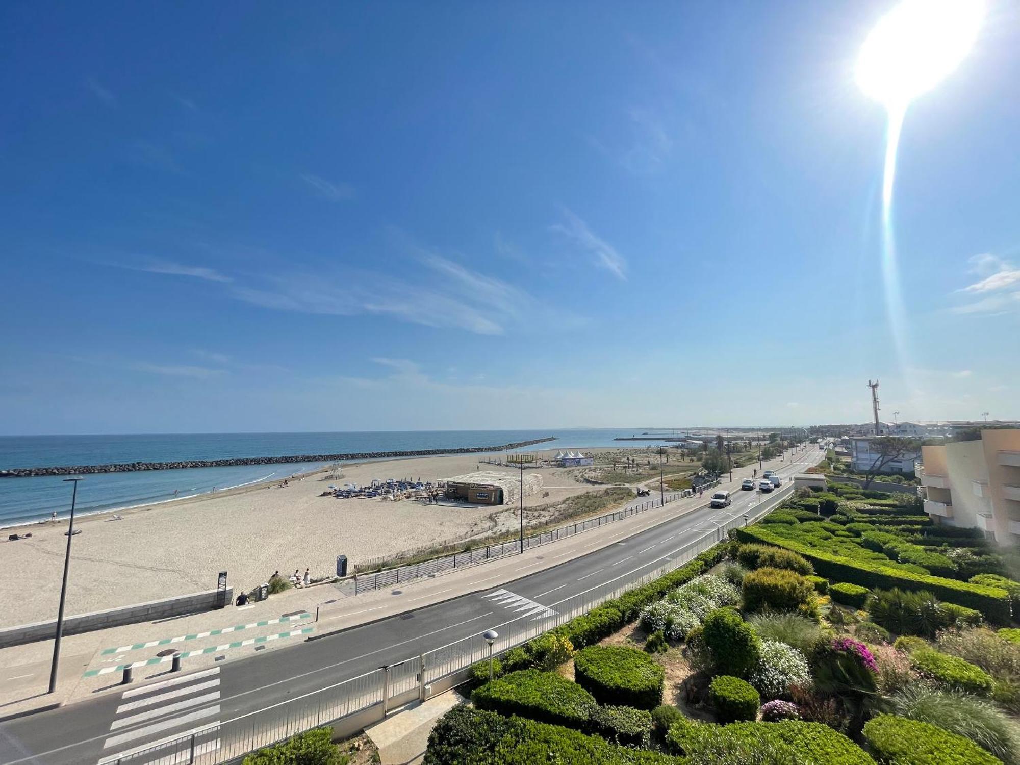 2 Pieces Avec Terrasse 25m² Et Parking A 50m De La - Fr-1-338-114 Apartment